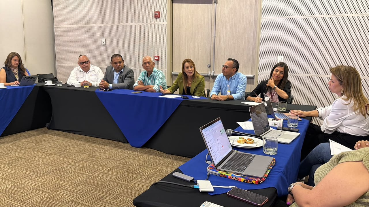 Aldesarrollo fortalece la enseñanza del inglés en el Quindío: 235 docentes capacitados en 11 municipios.