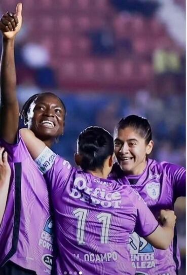 Catalina Usme, se luce en el Pachuca de México