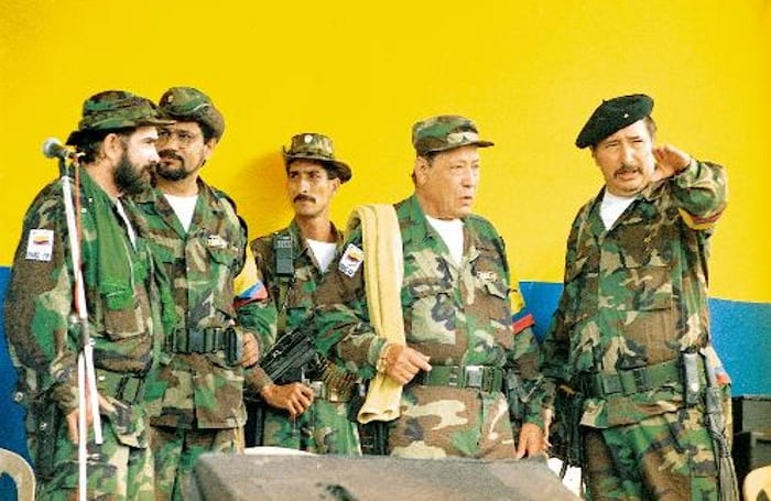  El mando central de la guerrilla de las Farc, encabezado por el fallecido Manuel Marulanda Vélez, alias Tirofijo.