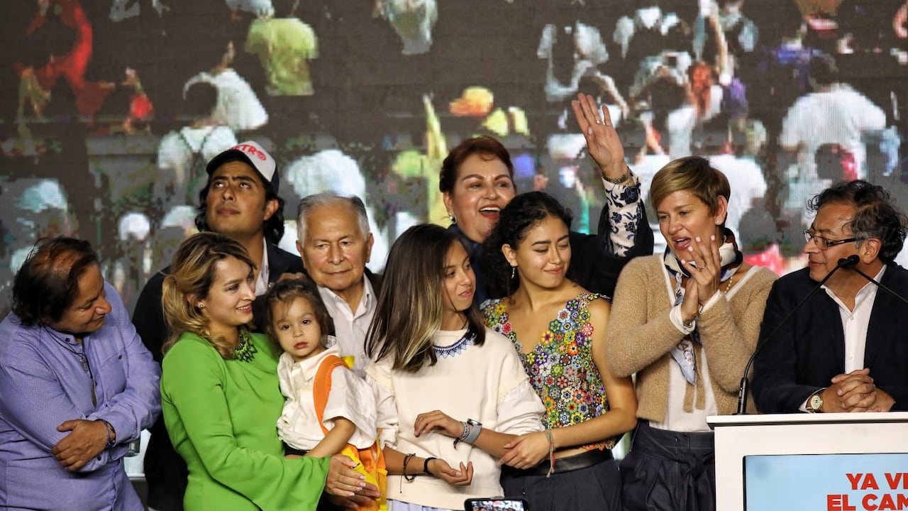 Gustavo Petro pasó a la segunda vuelta presidencial.