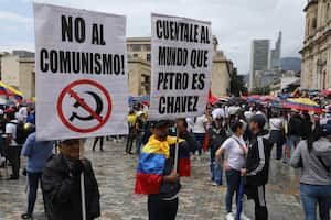 Marchas en contra del Gobierno del Presidente Gustavo Petro Plaza de Bolívar