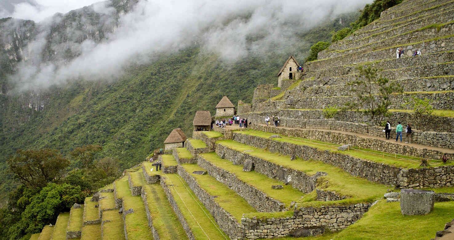 Machu Picchu (Montaña Vieja en lengua quechua) es el cartón postal del país sudamericano.