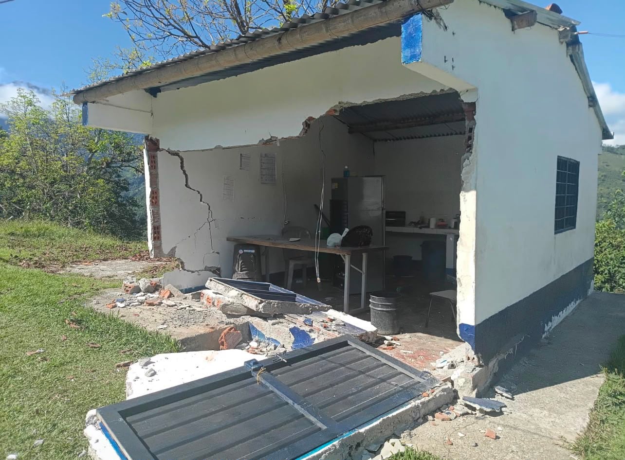 Escuela La Libertad, en San José del Palmar, epicentro del terremoto del 10 de agosto en Colombia.