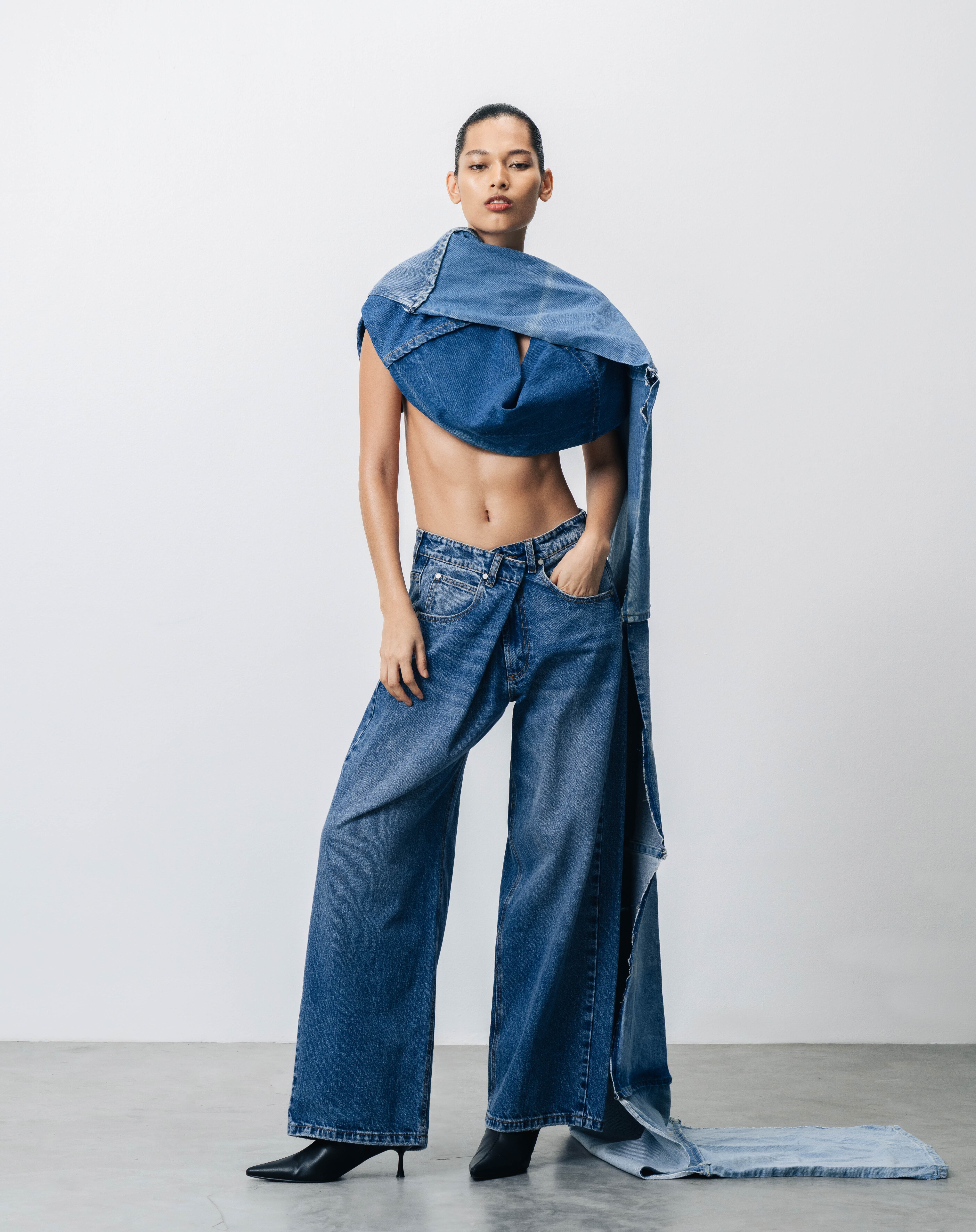 En el marco del Bogotá Fashion Week 2026, GEF presenta Transparencia, su colaboración con el diseñador Alejandro Crocker.  Una colección pionera en Colombia y Latinoamérica.