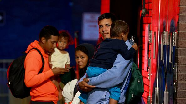 El gobierno federal no ha hecho “prácticamente nada” para ayudar a las ciudades, dijo Alderman Andre Vasquez, presidente de la Comisión de Derechos de los Migrantes y Refugiados del consejo municipal de Chicago.