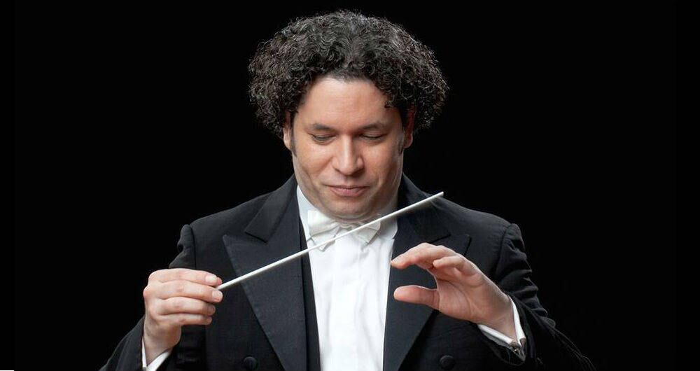 Con menos de 30 años, Dudamel ya formaba parte de la brevísima lista de estrellas que ha dado la música clásica en este continente. La mayoría, pianistas: Jorge Bolet, Martha Argerich, Daniel Barenboim o Claudio Arrau. Algunos, cantantes líricos: José Cura y Juan Diego Flórez. 