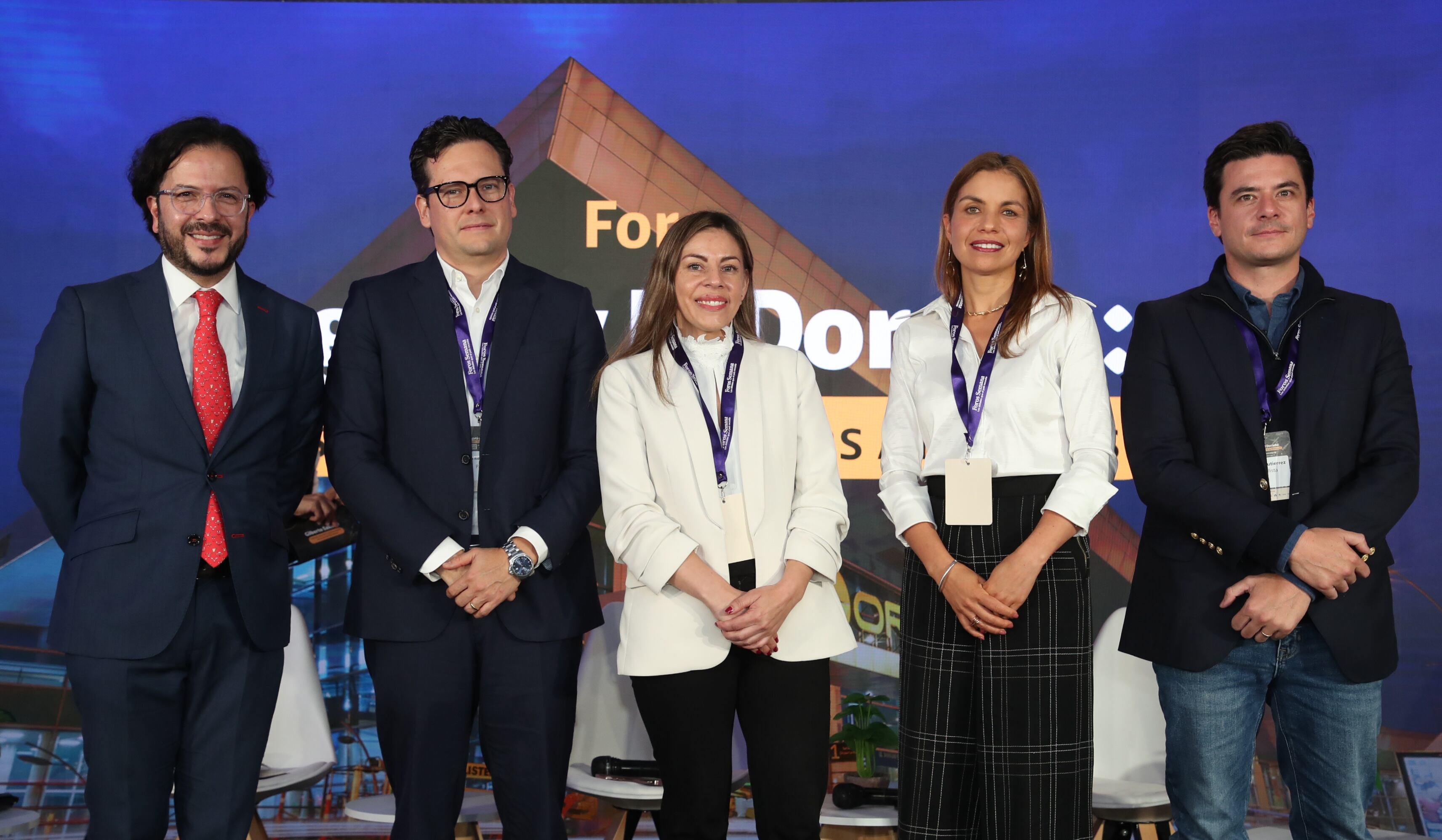 Foro ‘Bogotá y El Dorado: ¿listos para ser el hub de las Américas?’
Miércoles 21 de mayo de 2025

El país de la belleza: conectividad a la altura de los objetivos del turismo
José Andrés Duarte García
Presidente de Cotelco
Naudia Wilches
Subdirectora de turismo receptivo de Anato
Erika Zarante Bahamón
CEO Latam Colombia
Felipe Gutiérrez
Gerente General de Clic Air
Moderador: Gilberto Salcedo
Exdirector de ATAC y exvicepresidente de Turismo de ProColombia