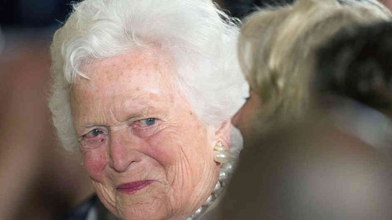 Barbara Bush fue la única mujer estadounidense que vio a su esposo e hijo ocupar la silla presidencial de la Casa Blanca.