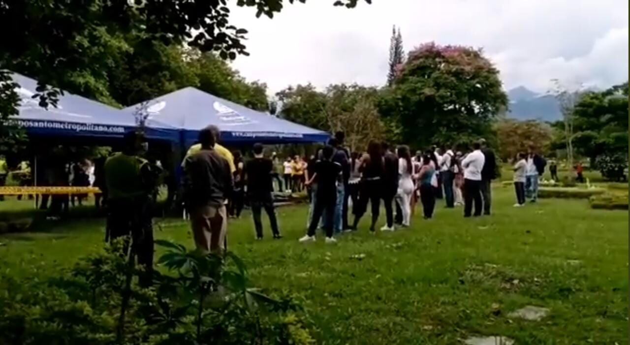 Cementerio Metropolitano del Sur recibió el cuerpo de Freddy Rincón