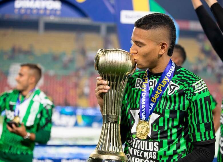 Kevin Mier se convirtió en el arquero campeón más joven de los últimos 27 campeonatos en Colombia. Foto: Dimayor.