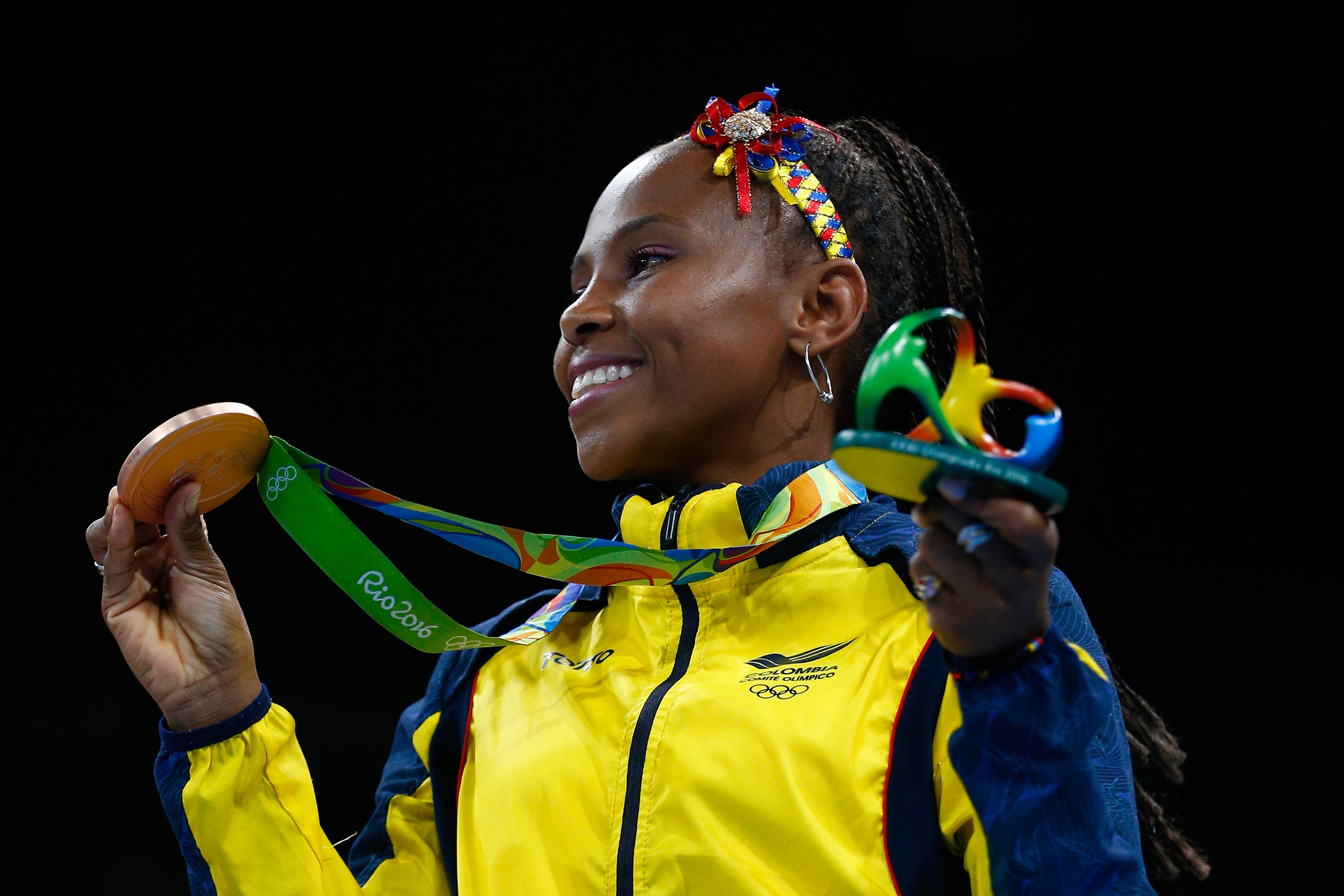 Ingrid Valencia | Boxeo. Tras su pelea contra la subcampeona del mundo, Peamwilai Laopeam, en los Olímpicos de Río de 2016, el nombre de la boxeadora caucana quedó inmortalizado en las mentes de los colombianos. En esa ocasión logró la medalla de bronce en la categoría de 51 kilogramos. Este año, tras una temporada de grandes victorias acumuladas, la boxeadora va por el oro en los Juegos Olímpicos de Tokio. Foto: Dean Mouhtaropoulos/Getty Images