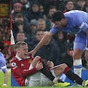 Donny Van de Beek se retiró en medio de llanto y gestos de dolor.