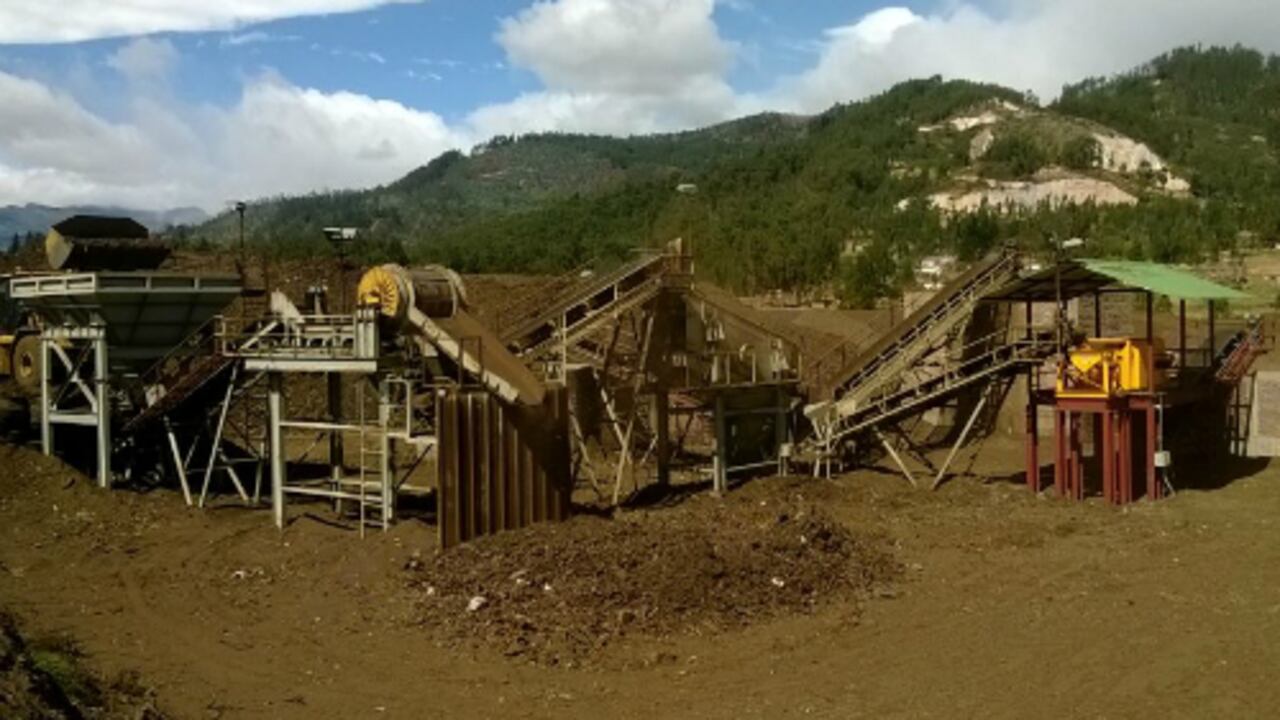 En el año 2012 se iniciaron los estudios de innovación bajo la dirección del ingeniero Iván Barragán, mediante el diseño y montaje de la planta piloto con una inversión de $1.800 millones.