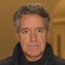 Fuerte explosión en Kiev, quedó registrada justo cuando el periodista Charlie D'Agata, terminaba de dar su informe.