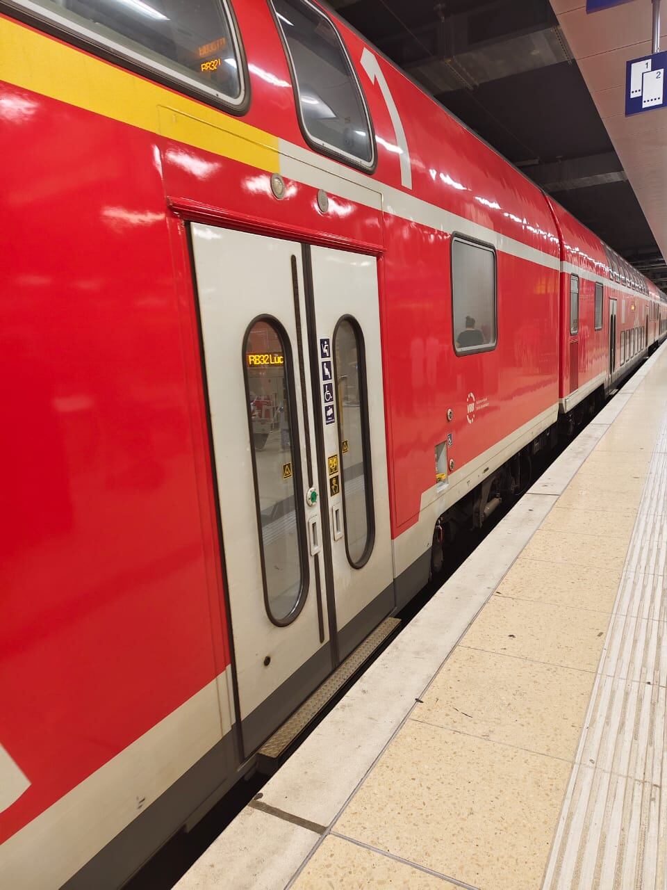 El servicio de metro subterráneo en el aeropuerto Berlín-Brandeburgo Willy Brandt, en Berlín (Alemania)