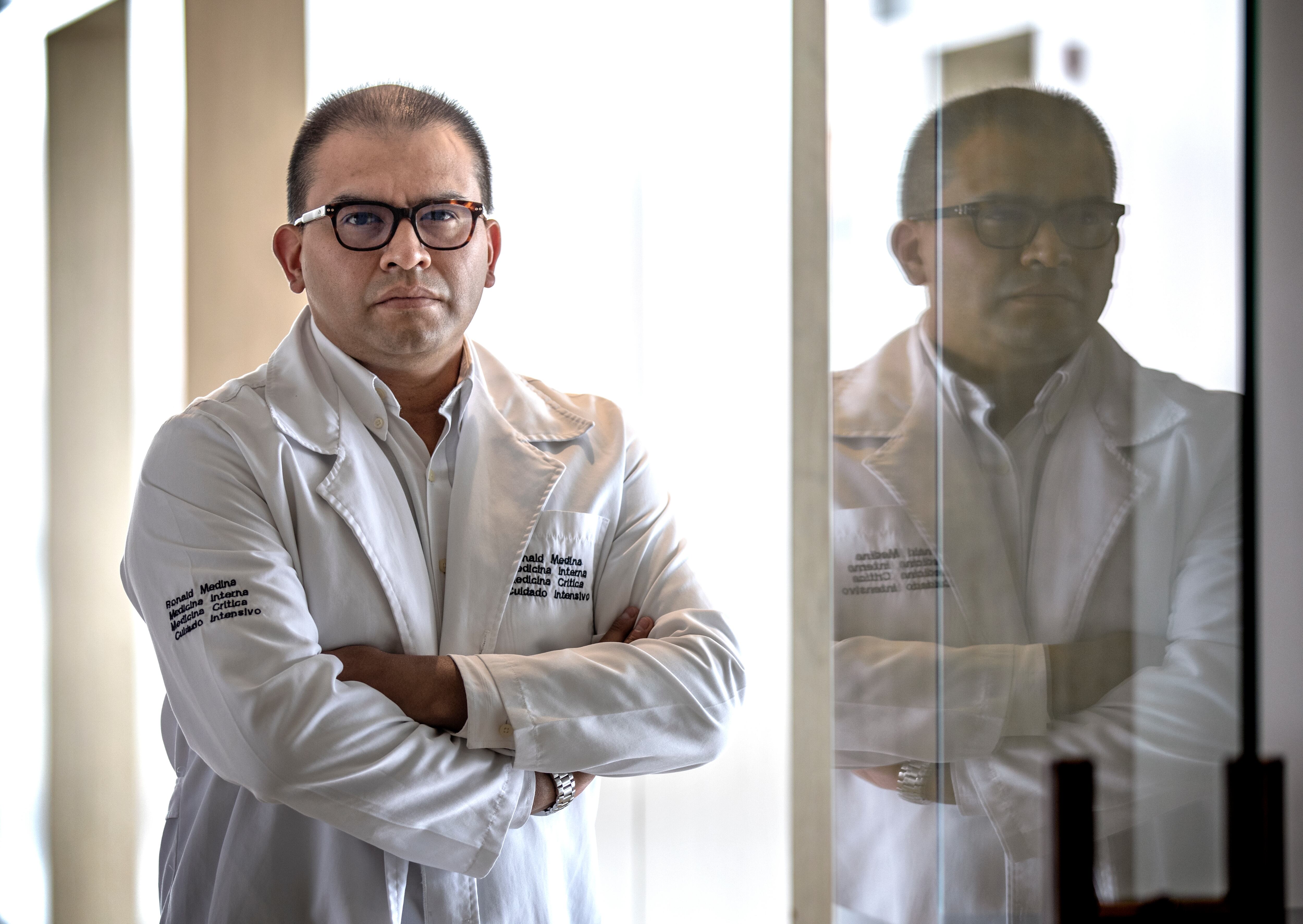 Ronald Medina. Médico Internista,