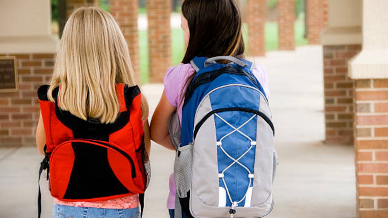 La niñas tienen 11 y 13 años. (Imagen de referencia).