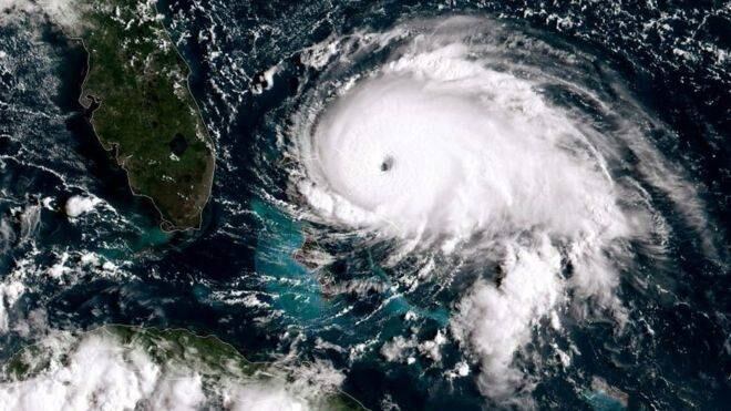 El ojo del huracán Doria está sobre las islas Ábaco. Sus vientos sostenidos han alcanzado los 285 km/h. Foto: Getty Images