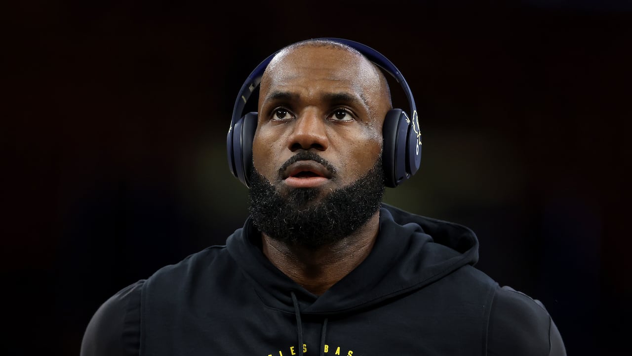 LeBron James llega a los Philadelphia 76ers.