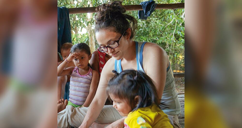 Liliana Matsuyama Hoyos se graduó como antropóloga de la Universidad Nacional de Colombia. Hija de japonés y colombiana, Liliana sintió de niña también lo que es ser considerada "distinta" y el matoneo que este hecho suele acarrear.