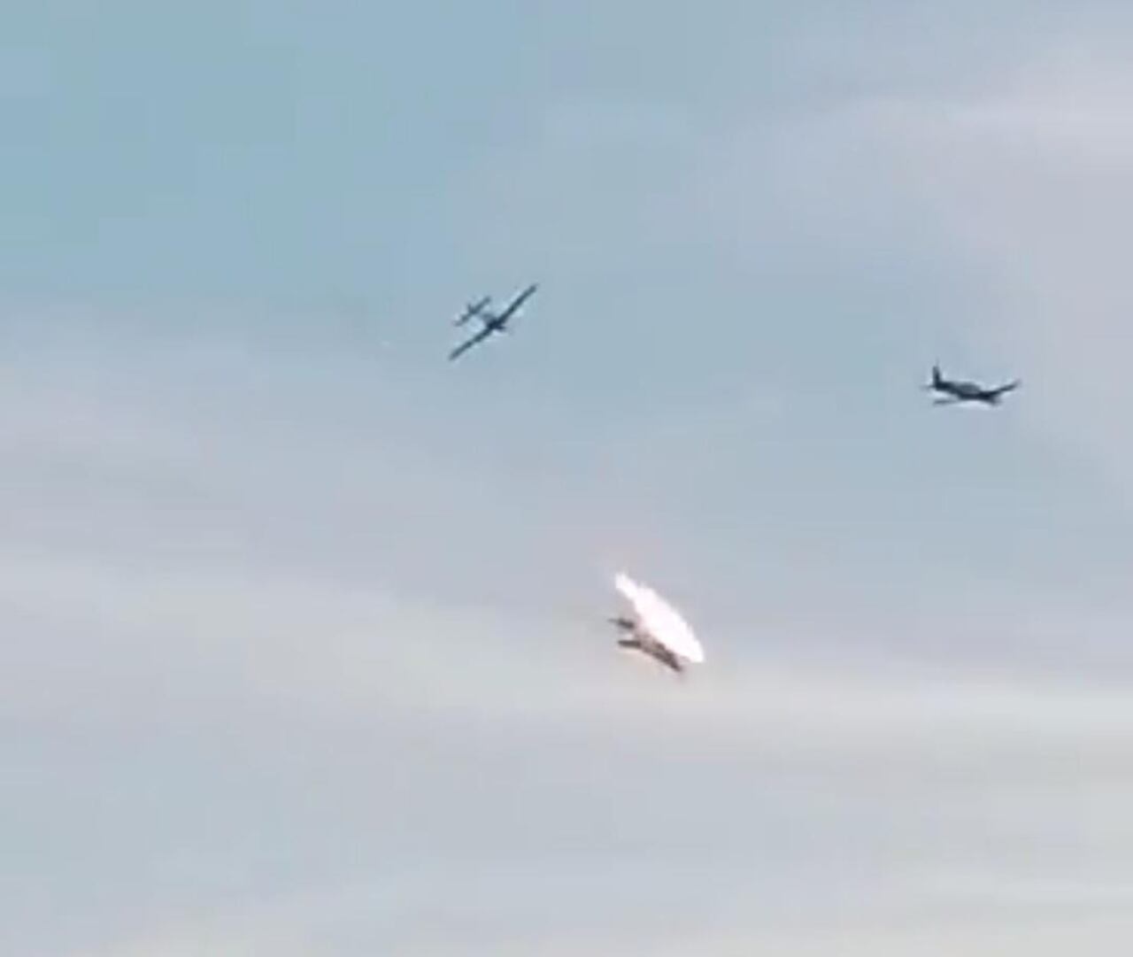 Tras el accidente aéreo un coronel de la Fuerza Aérea murió