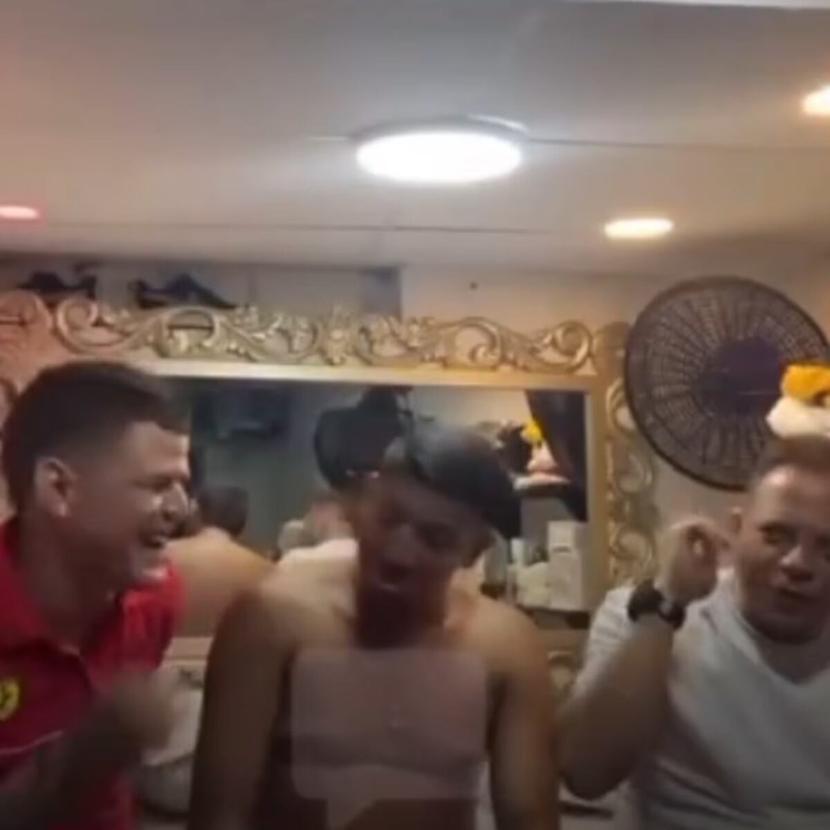 Privados de la libertad en plena rumba.