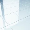 Transforme las baldosas del baño en superficies resplandecientes siguiendo simples pasos.