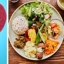 Infusiones y una dieta saludable ayudan a mantener la buena salud de los riñones. Foto: Getty images.