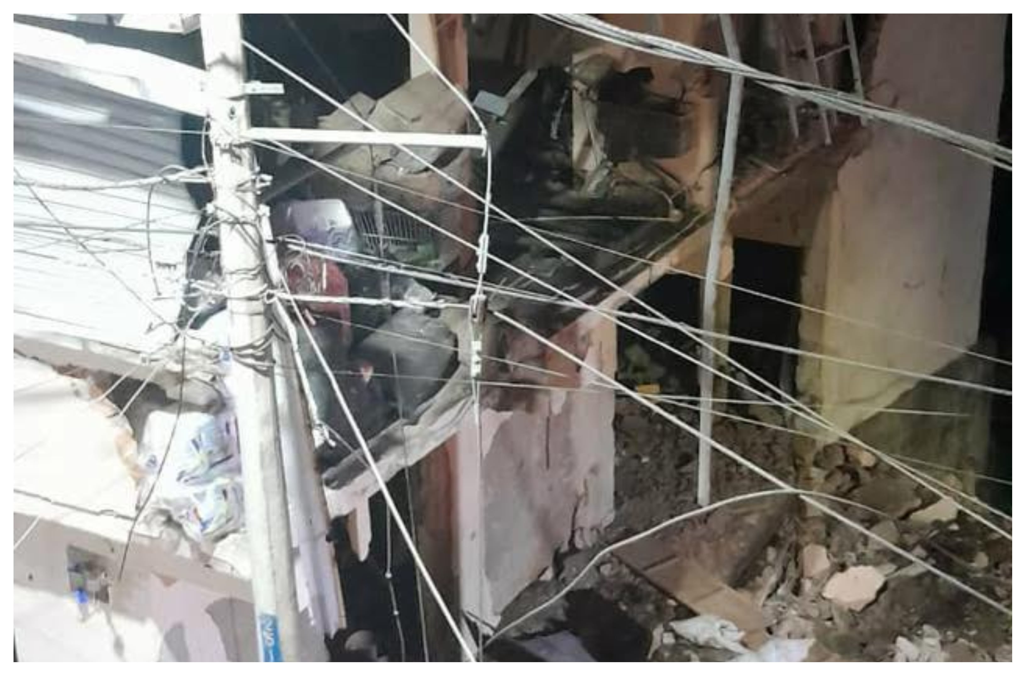 Hotel destruido en atentado terrorista en Suárez, Cauca.