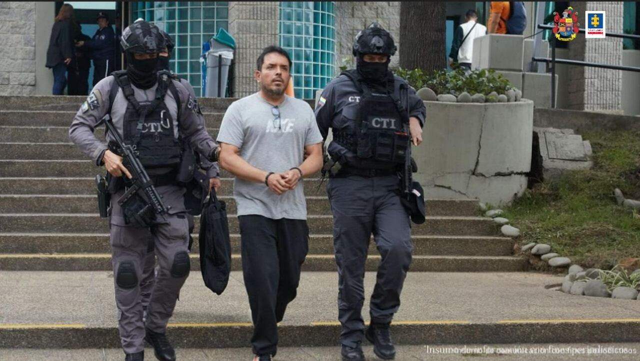 Capturan al exfiscal Julián Bermeo, condenado a ocho años de cárcel por recibir sobornos para demorar la extradición de Jesús Santrich