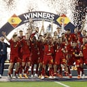 Jugadores de la Selección España con el trofeo de la Liga de Naciones.