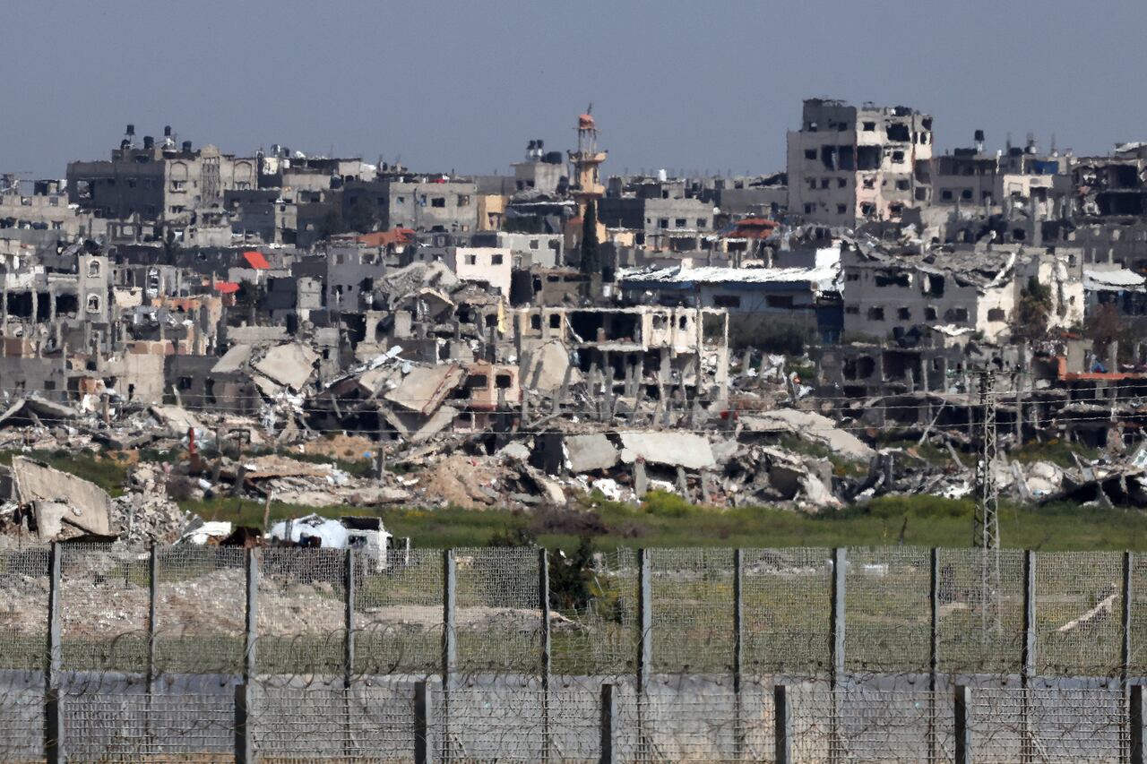 Según la Media Luna Roja Palestina, el hospital Al Amal ha dejado de funcionar por completo tras la evacuación de civiles que se encontraban allí.