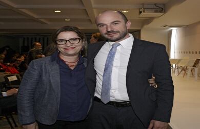 Paula Gaviria y Joshua Mitrotti.