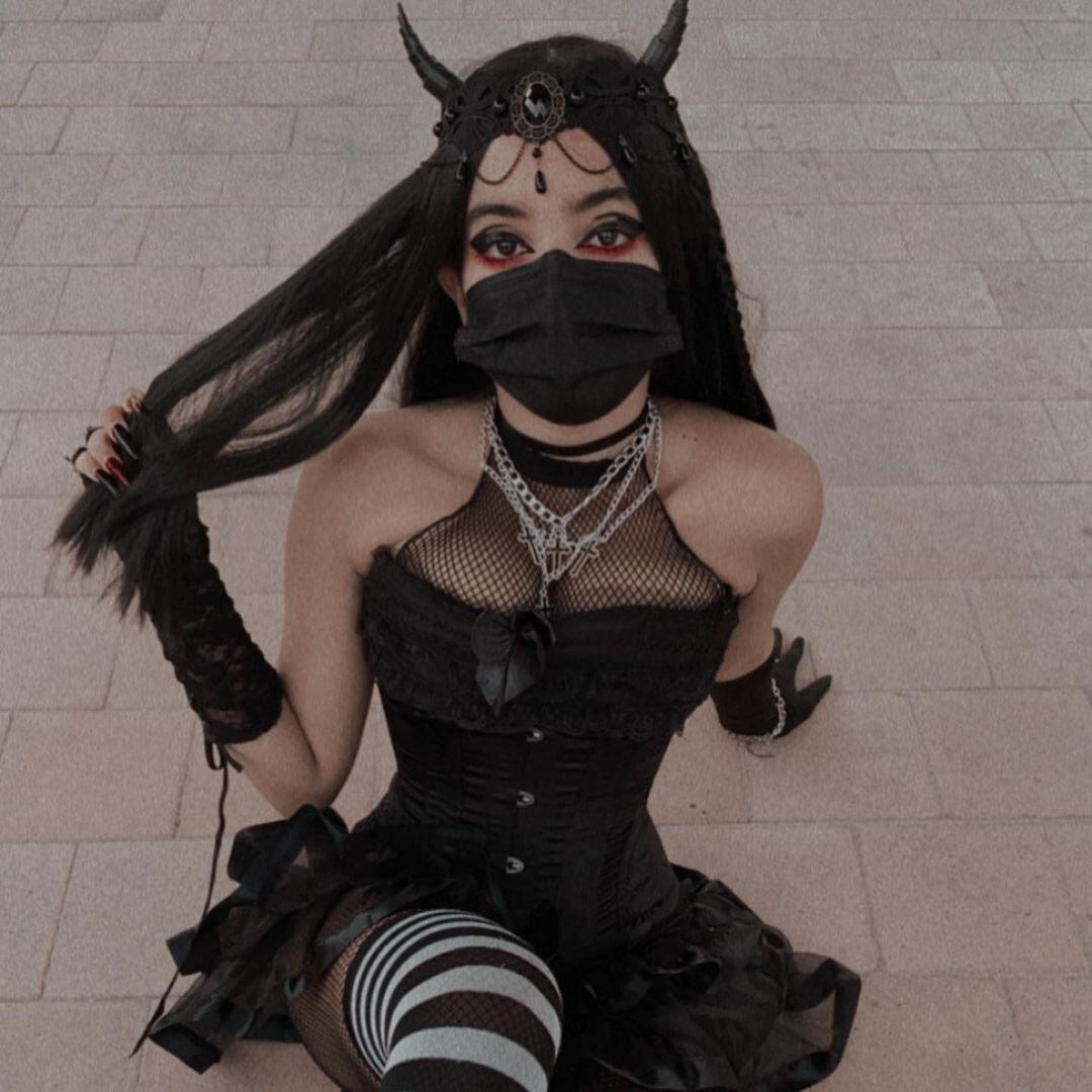 La mujer ha dado mucho de qué hablar por la forma en la que gana dinero alquilándose como novia.