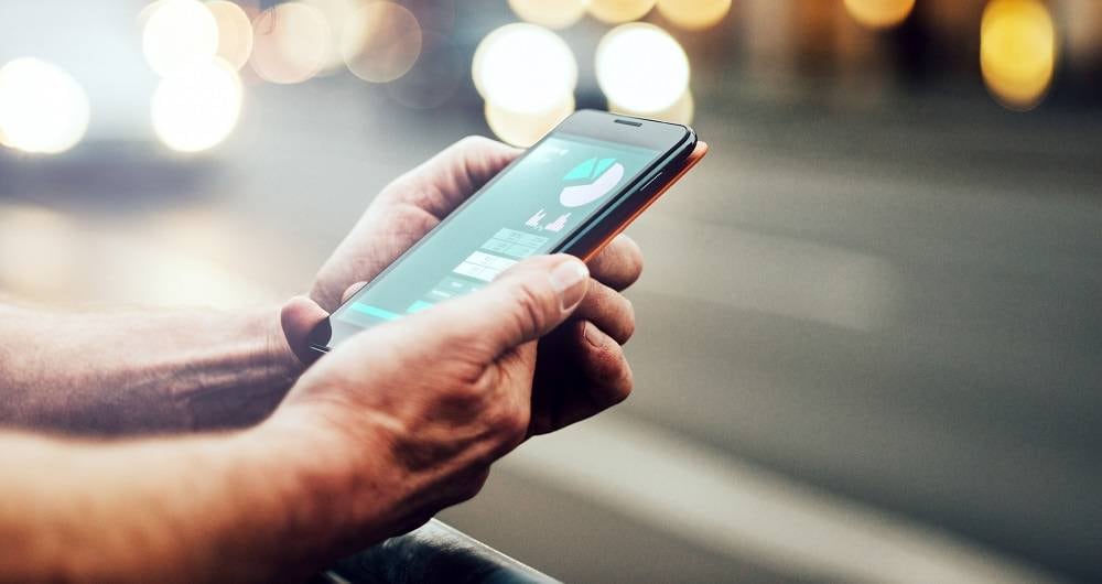 Tras el anuncio de que la plataforma de pedidos de comida Uber Eats abandonará Colombia a partir del próximo 22 de noviembre, surge nuevamente el interrogante sobre el panorama que atraviesan las plataformas digitales en Colombia, el tipo de vinculación que tienen con sus colaboradores y la necesidad de que el país avance en materia regulatoria.