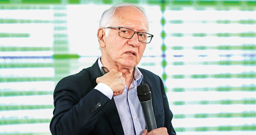 GUILLERMO ALFONSO JARAMILLOMinistro de Salud 