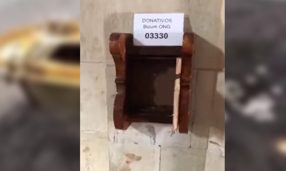 Los delincuentes se robaron hasta las urnas de la limosna.