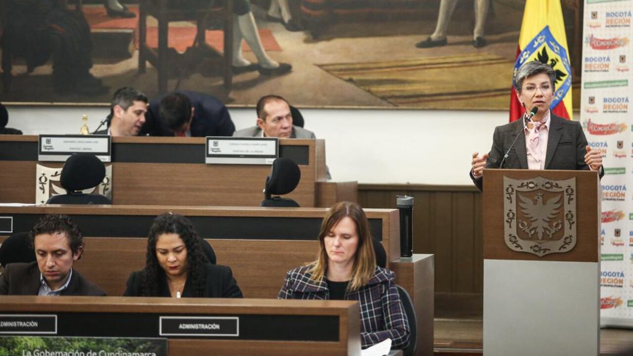 La alcaldesa Claudia López asistió al Concejo de Bogotá para defender la vinculación de la ciudad a la Región Metropolitana.