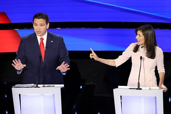 DeSantis y Haley buscaban destacarse en el debate en Iowa sin la compañía de sus rivales menos populares, para intentar levantar sus respectivas campañas a pocos días de las asambleas del lunes.