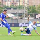 Leonardo Castro presionando la salida del arquero de Envigado.