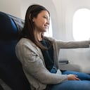 Para quienes sienten un gran nerviosismo antes de abordar un avión, conocer y practicar estrategias de relajación y preparación puede ayudar a enfrentar el vuelo con mayor tranquilidad.