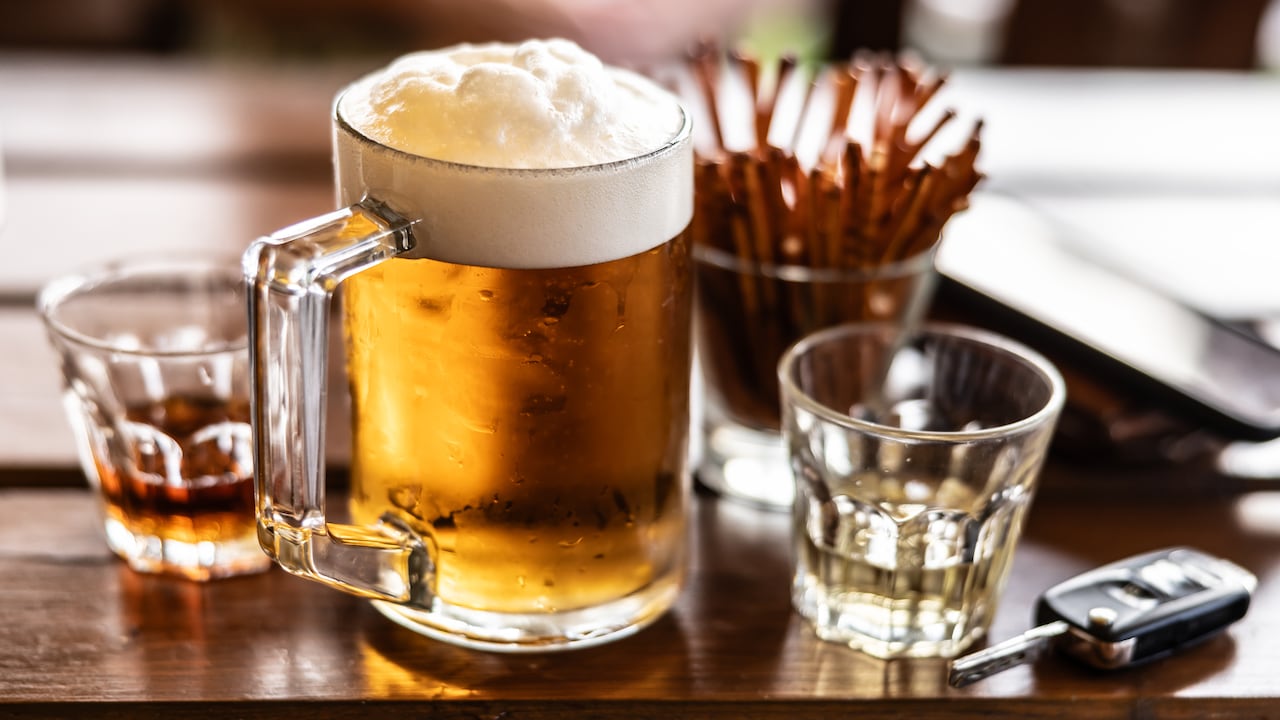 Los usos poco conocidos de la cerveza para el aseo del hogar