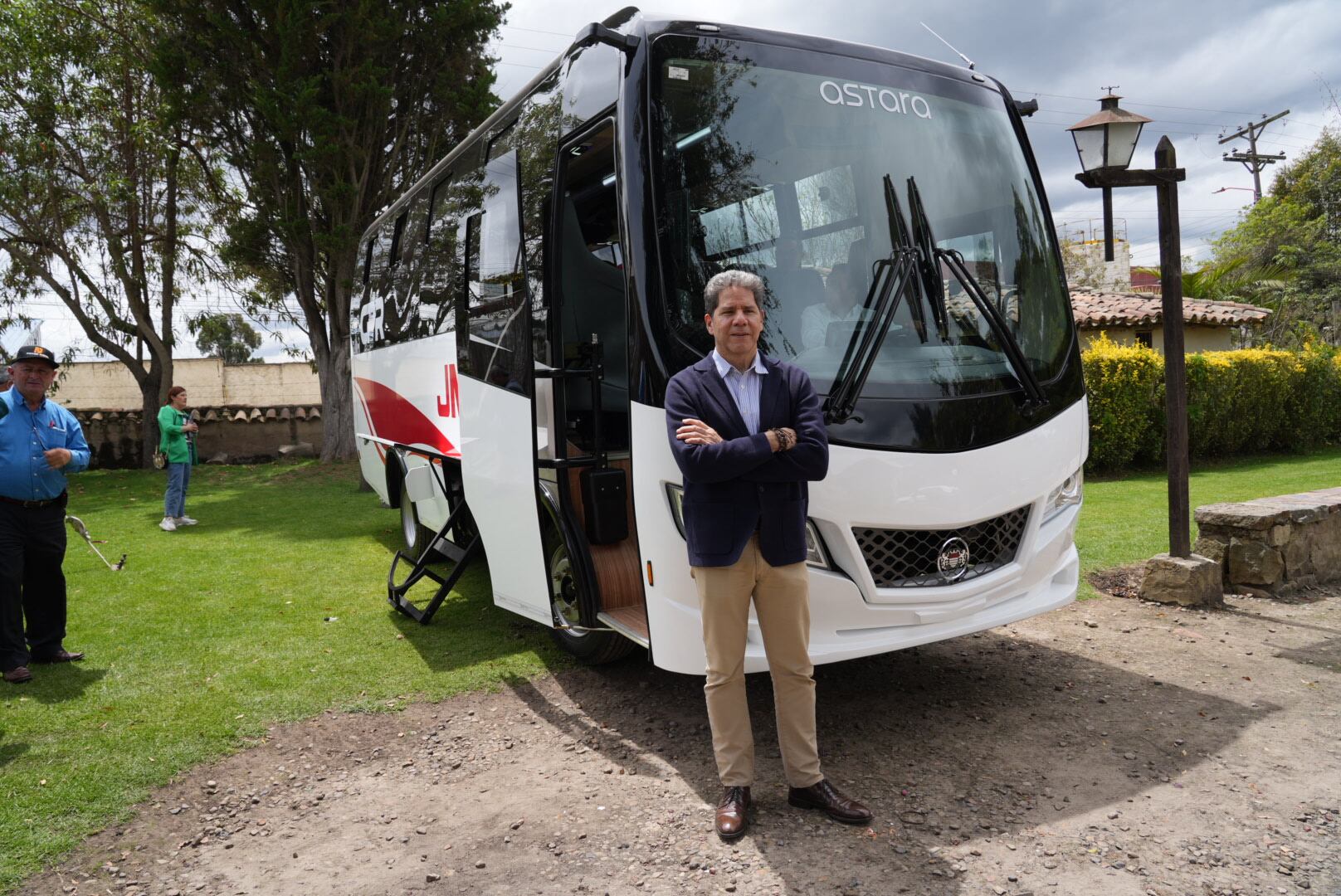 JMC expande su operación al mercado de buses en Colombia