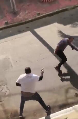 El ladrón disparó contra un familiar la mujer que iba a robar.