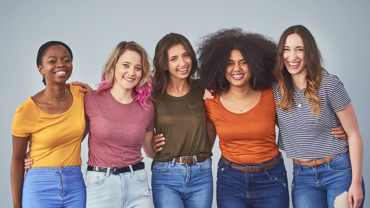 Sandra Aramburo invita a abrazar la equidad de género.