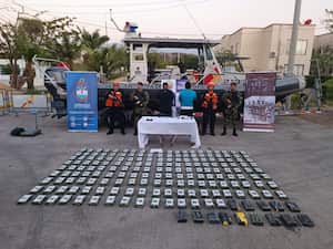 Incautan 189 kilogramos de clorhidrato de cocaína que eran transportados en una lancha tripulada por un colombiano y un dominicano