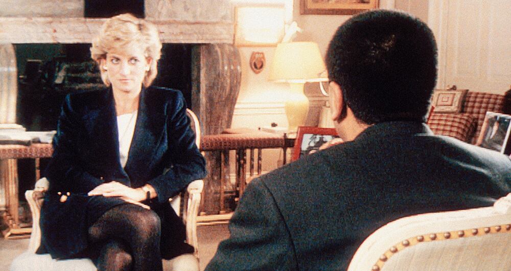 El entretelón de la controvertida entrevista que Diana de Gales concedió al periodista Martin Bashir del programa 'Panorama', de la BBC, es un punto de inflexión en esta quinta temporada.