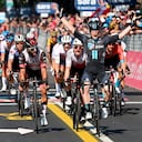 Giro de Italia 2022: Fernando Gaviria del UAE Team cruza la línea de meta de la etapa 11 - Foto: AP