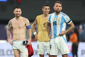 Lionel Messi junto a Ángel Di María y Nicolás Otamendi