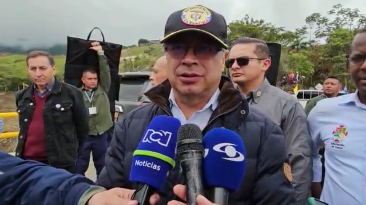 El presidente Petro avanza en un proceso de diálogo de paz con la guerrilla del ELN, varias bandas criminales de Buenaventura y ahora con las disidencias que no firmaron el anterior proceso de paz, que firmó la extinta Farc con el exmandatario Juan Manuel Santos en La Habana (Cuba).